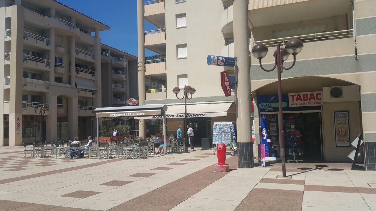 Les Pins Bleus Apartment Juan-les-Pins Exterior photo